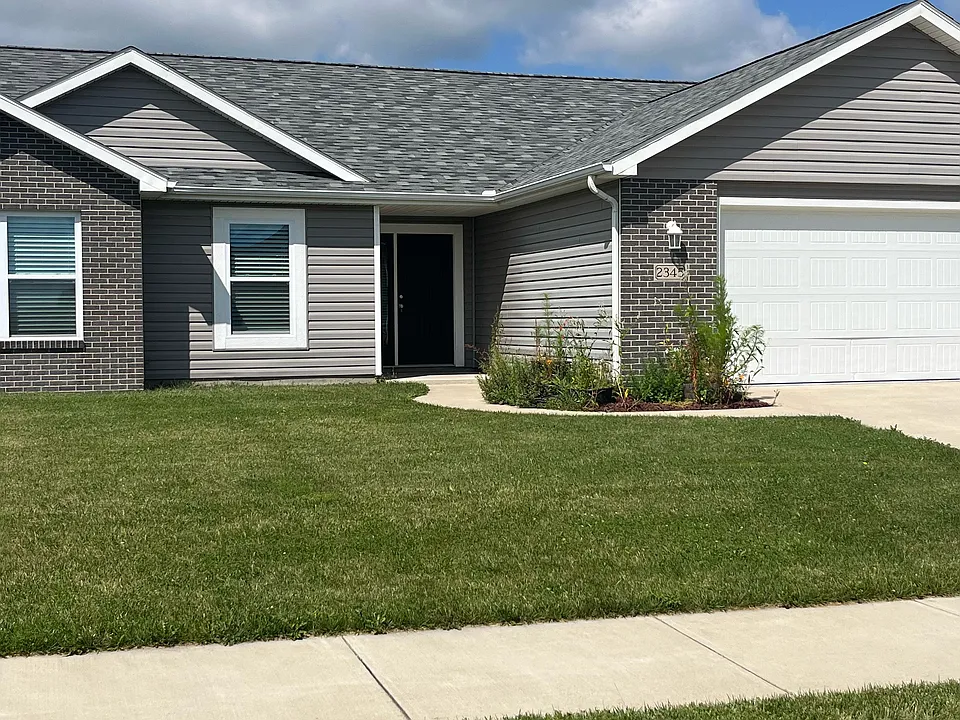 2345 Lark Ln