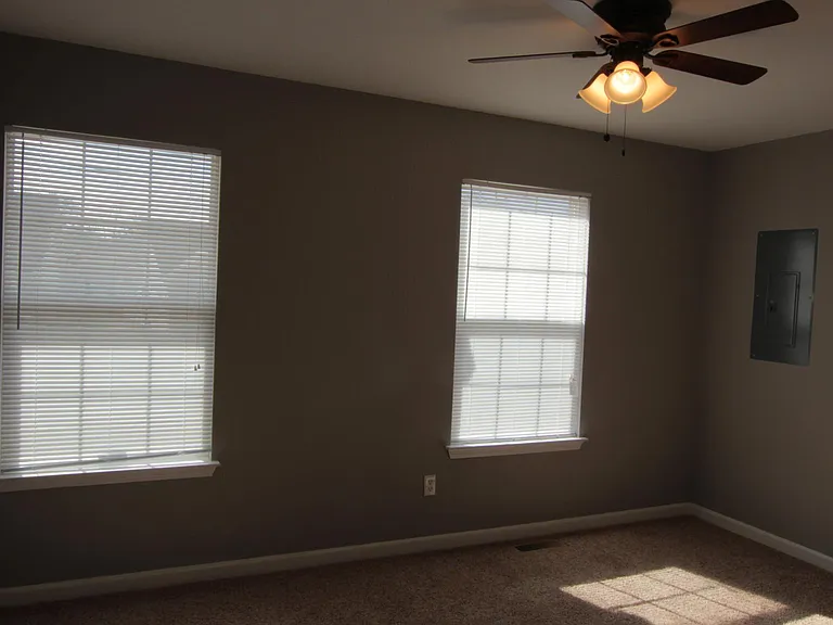 100 Rothwood Ct — Photo 11