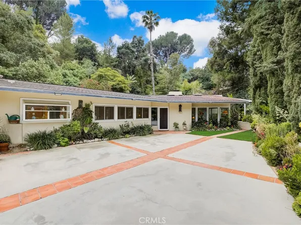 9466 Hidden Valley Pl, Beverly Hills, CA 90210