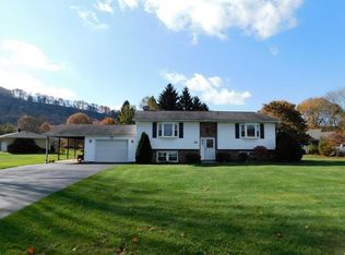 35 Drumcliffe Dr, Warren, PA 16365