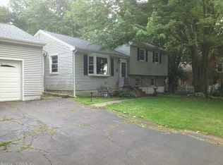 349 Calf Pen Ln, Milford, CT 06460