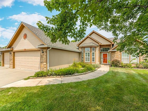 3rd image of 13955 Cole Crossing Ct