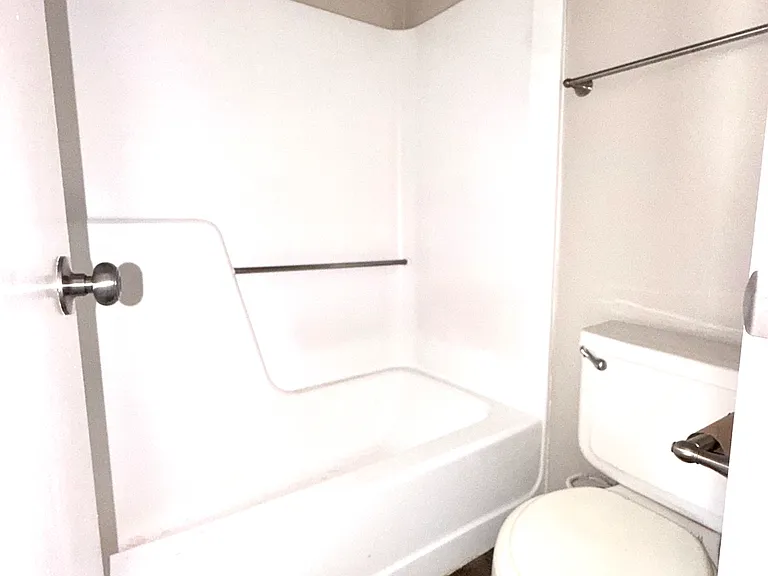 911 Creekside Dr #911 — Photo 12