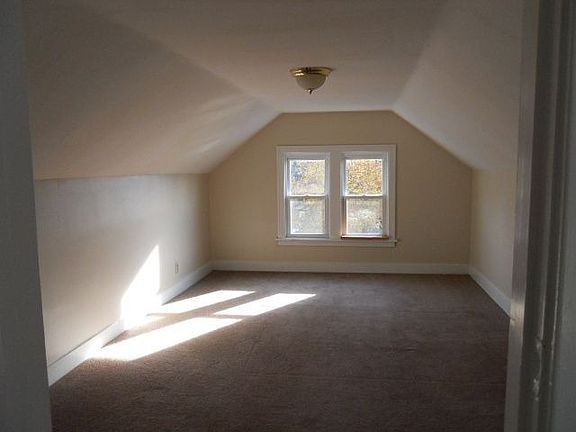 upstairs main bedroom