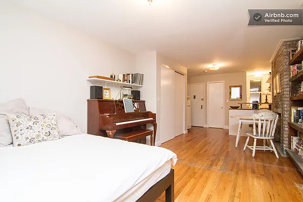 Rented by R New York | media 8