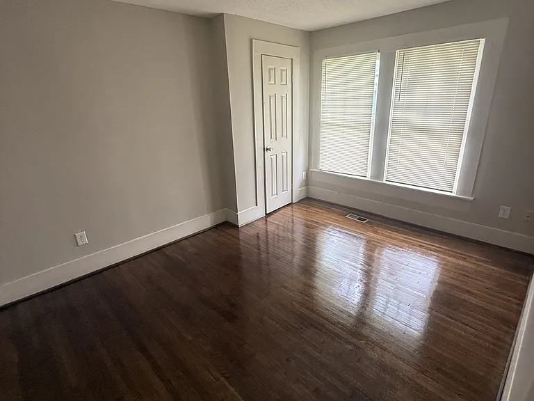 1050 Jackson Blvd — Photo 14
