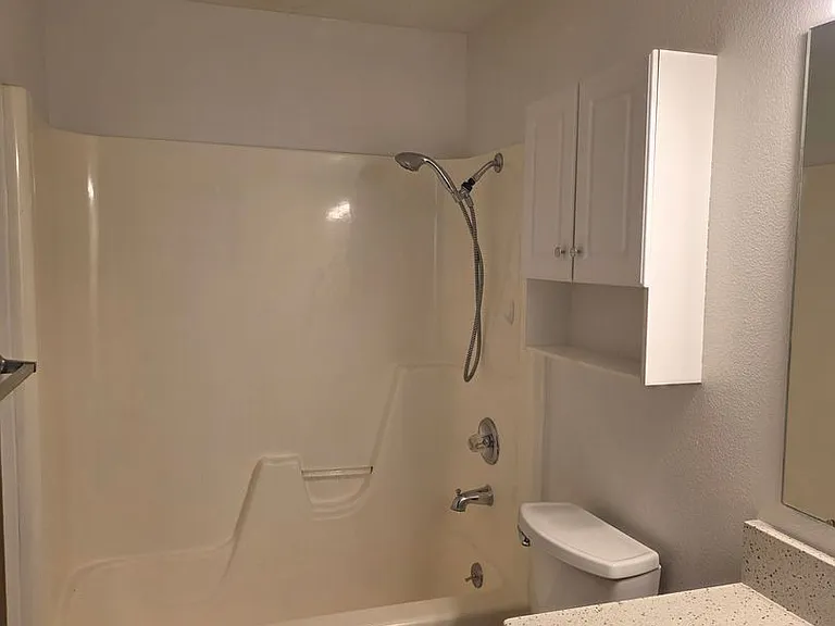 475 SW McFadden Ave — Photo 9
