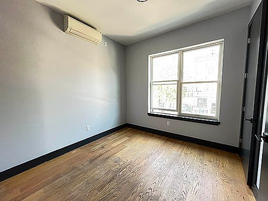 5th image of 1032 Dekalb Ave #2A