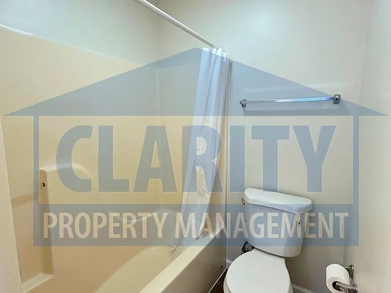 7812 Avalon Acres Ct — Photo 15
