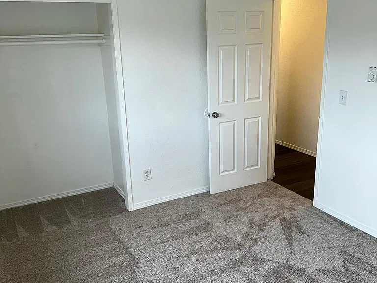 1109 S Woodlawn St #1 — Photo 15