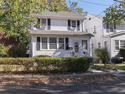 2nd image of 1087 Chester St