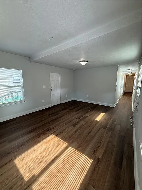 3 bed, 1.0 bath, 850 sqft, $1,500 — Photo 4