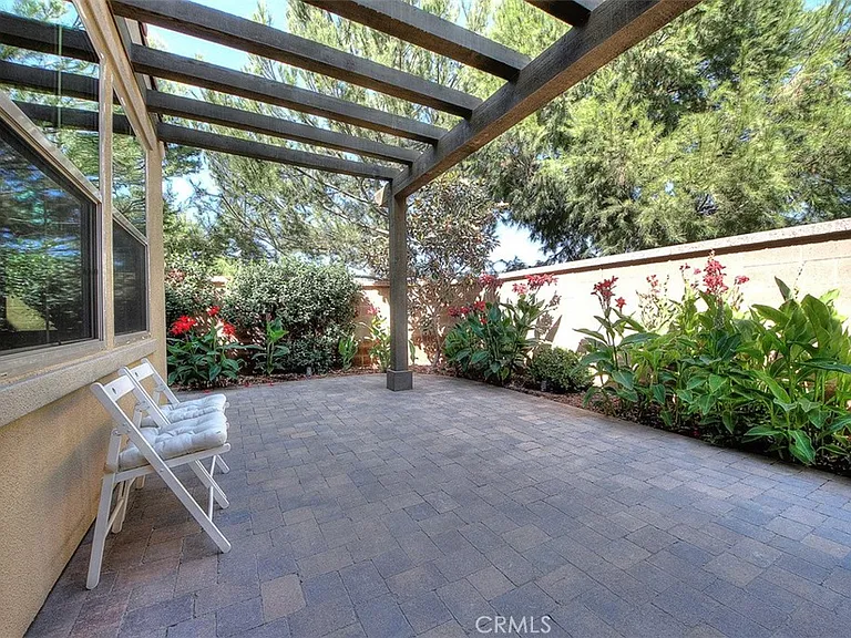 46 Larkfield — Photo 24