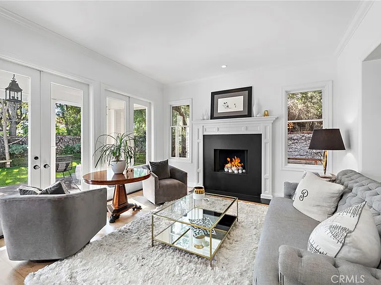 20 Cape Danbury — Photo 8
