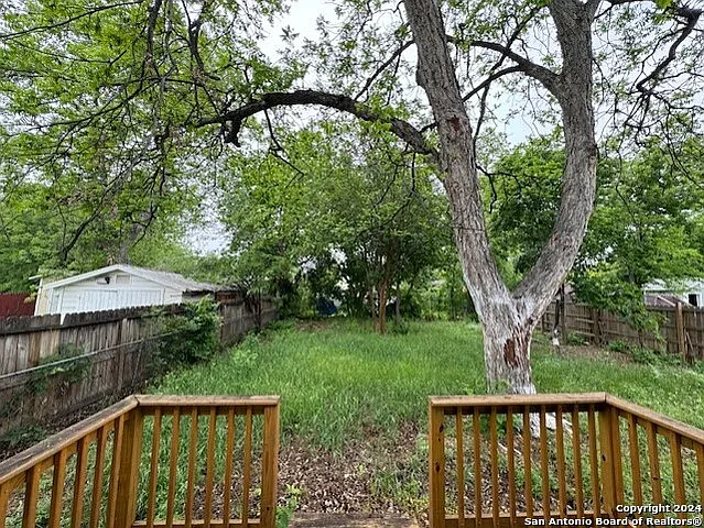 1023 Crystal — Photo 21