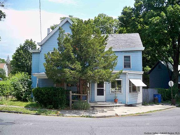 2nd image of 48 Pine St