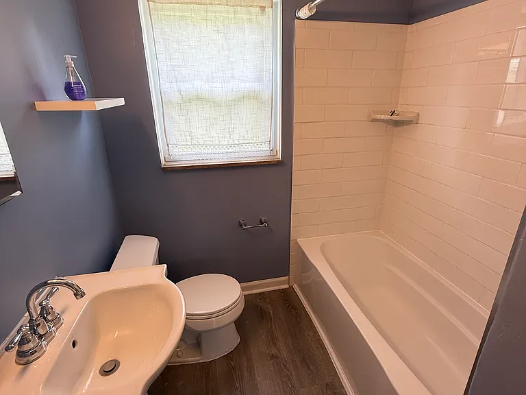 22420 Lilac St — Photo 9