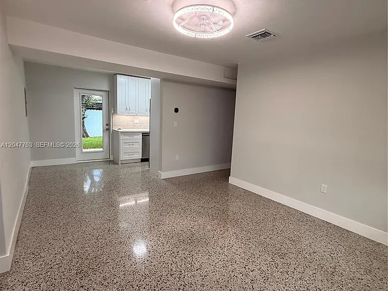 10555 SW 32nd St — Photo 16