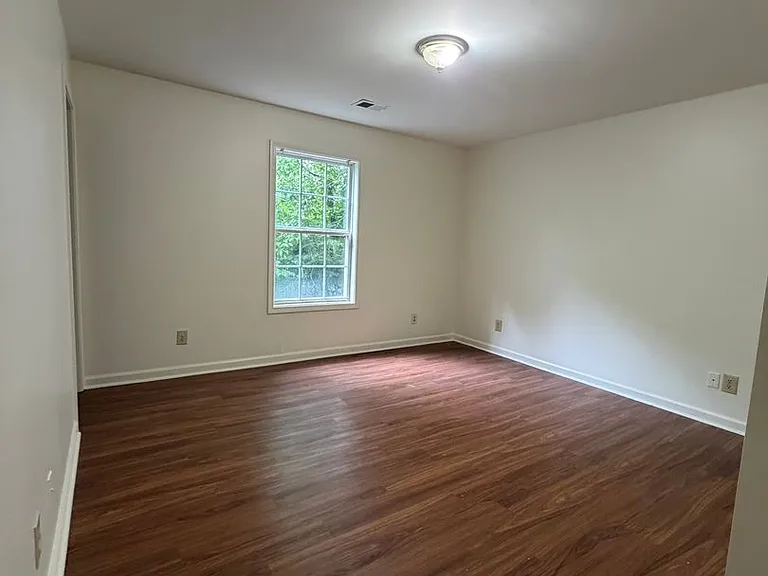 137 Macey Ave — Photo 5