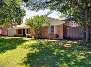 2517 Meadow Creek Dr, Bedford, TX 76021