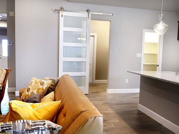 4th image of 1002 Le Ann Dr