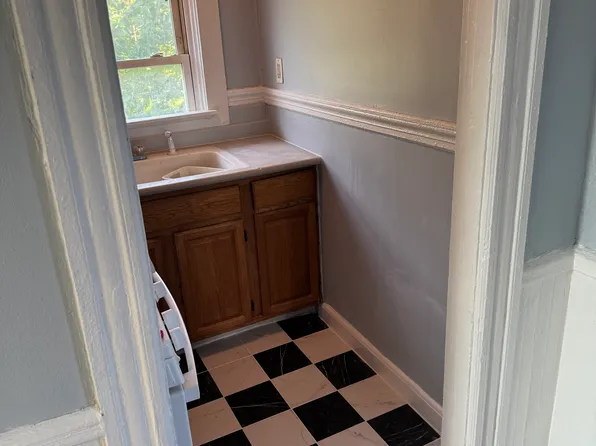 821-823 Potters Ave #3, Providence, RI 02907