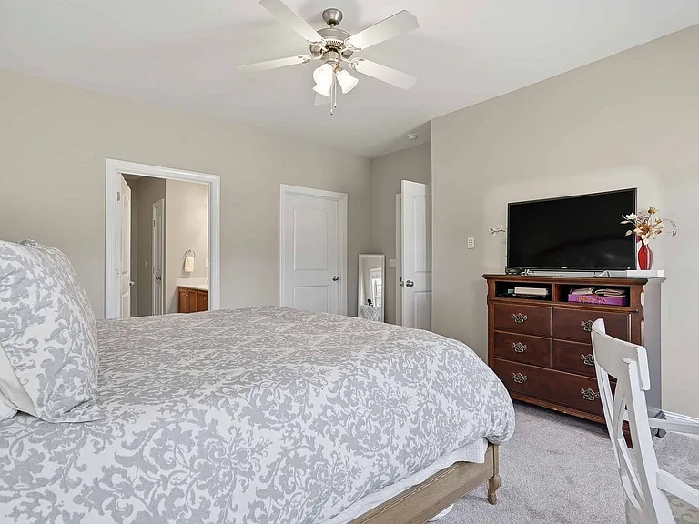 211 Louisville Dr — Photo 20