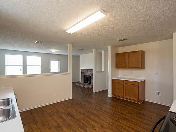 4th image of 2645 S Wavecrest Ct