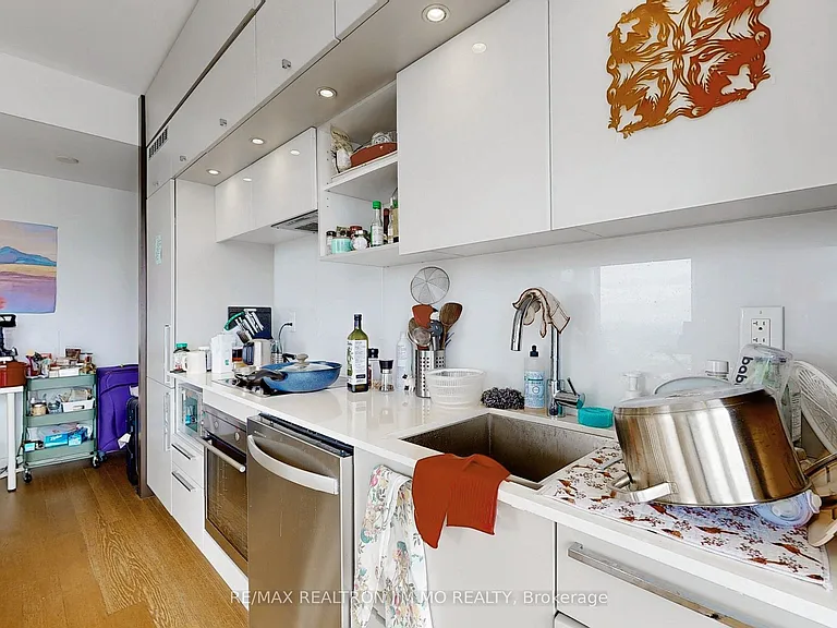 15 Grenville St #3503 — Photo 10