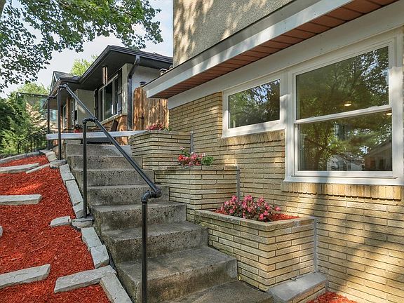 4th image of 3435 Buchanan St NE