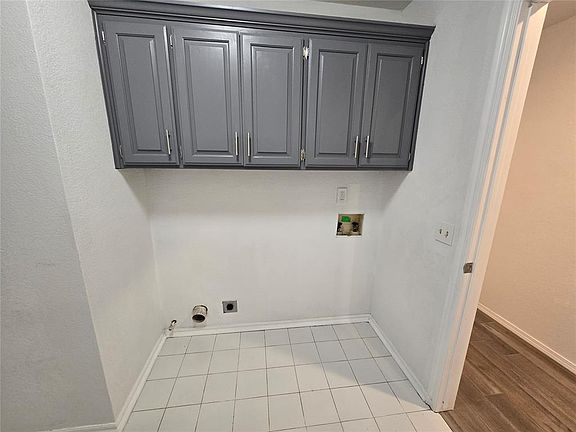 4th image of 1236 SW 133rd Pl