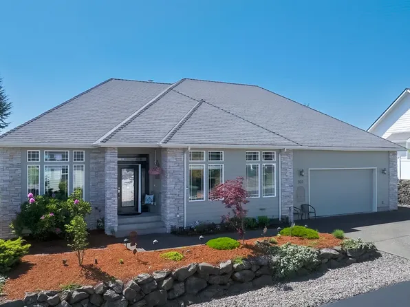 920 NE Granite Ridge St, Roseburg, OR 97470