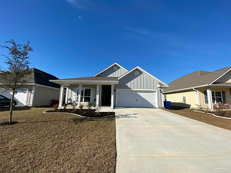5870 Danbury Blvd — Photo 2