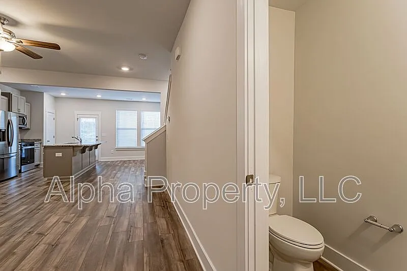 3 bed, 2.5 bath, 1681 sqft, $1,625 — Photo 4