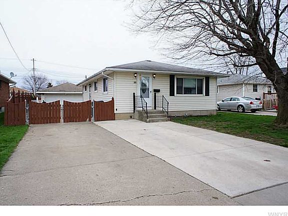 2nd image of 35 Maryknoll Dr