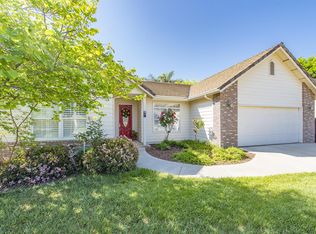 931 W Orchard Ct, Visalia, CA 93277