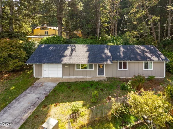 1942 SW Galley Ct, Lincoln City, OR 97367