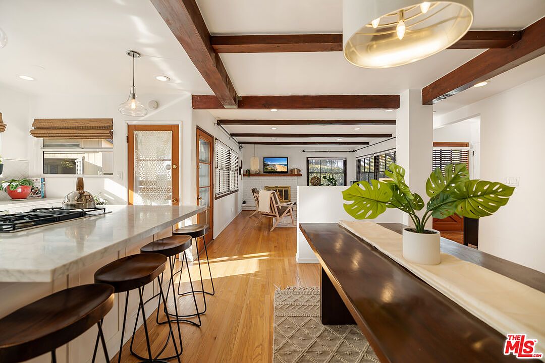 5207 Sale Ave, Woodland Hills, CA 91364 | Zillow