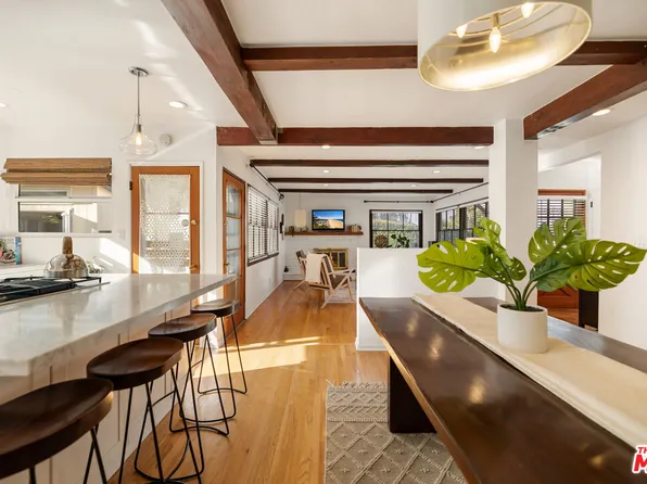 5207 Sale Ave, Woodland Hills, CA 91364