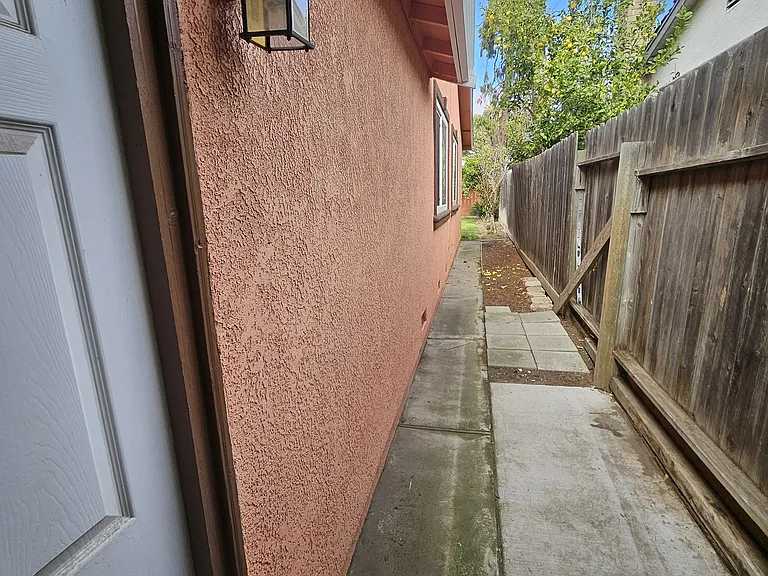 547 San Gabriel Ct — Photo 34