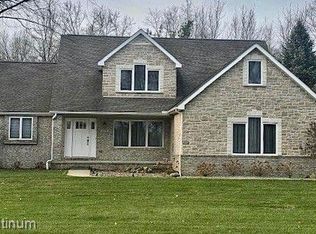 8914 Moir Rd, Brighton, MI 48114