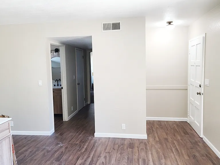 20 N Lemoore Ave #A — Photo 6