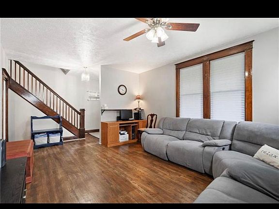 3rd image of 4502 Lincoln Ave