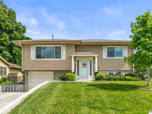 7908 Pasadena Ave, Omaha, NE 68124