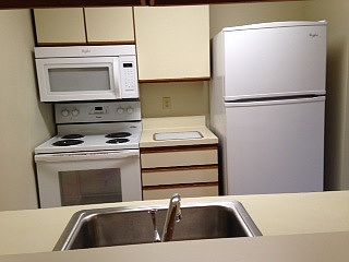 Kitchen w/new appliances