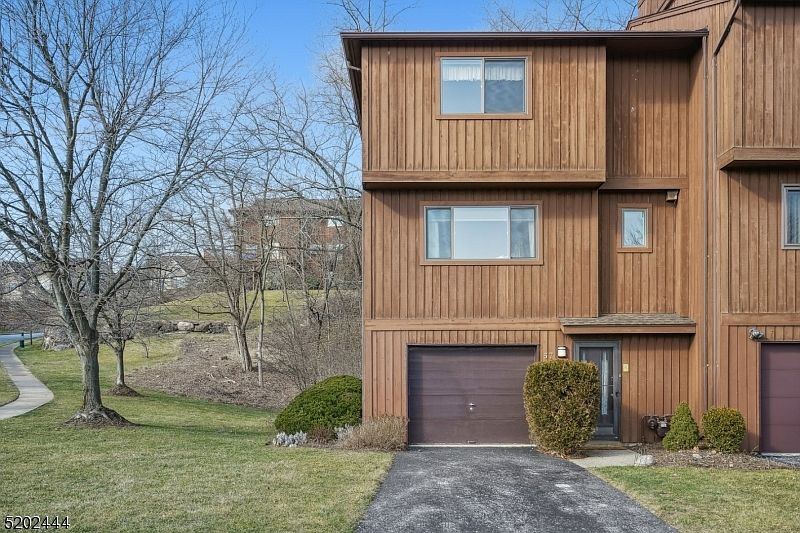 1st image of 57 Metro Vista Dr