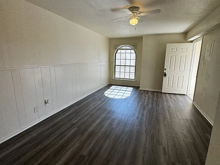 2508 W Hickory St #30 — Photo 3
