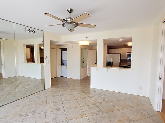 4th image of 3101 Boardwalk Tower 2 #2-1601