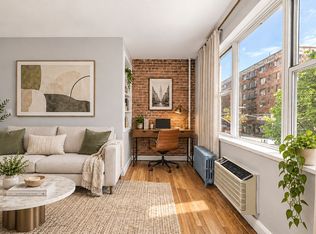 459 Hudson St APT 2A, New York, NY 10014
