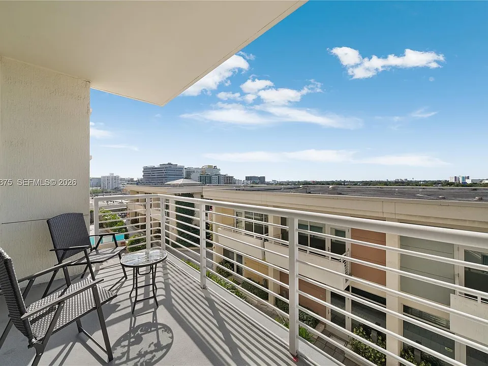 3250 NE 1st Ave #713
